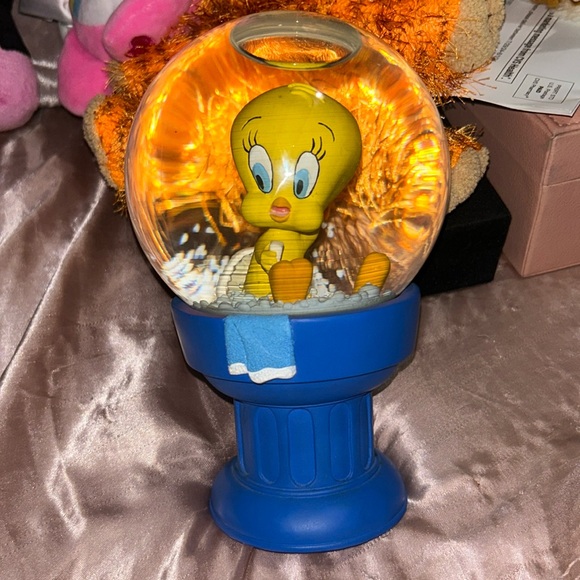 Looney Tunes Tweety Bird 1996 Snow Globe - Picture 1 of 6